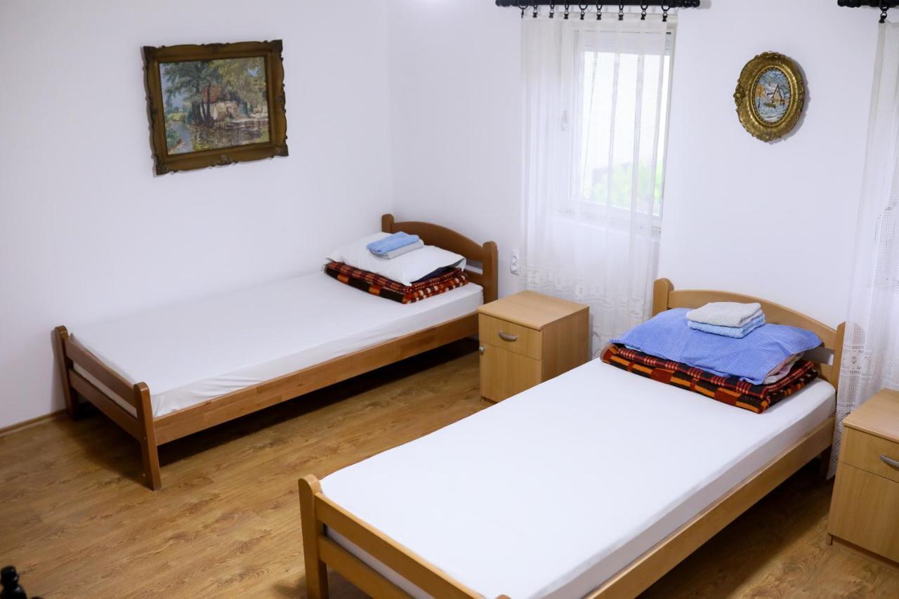 Green Apartments Kursumlija Extérieur photo
